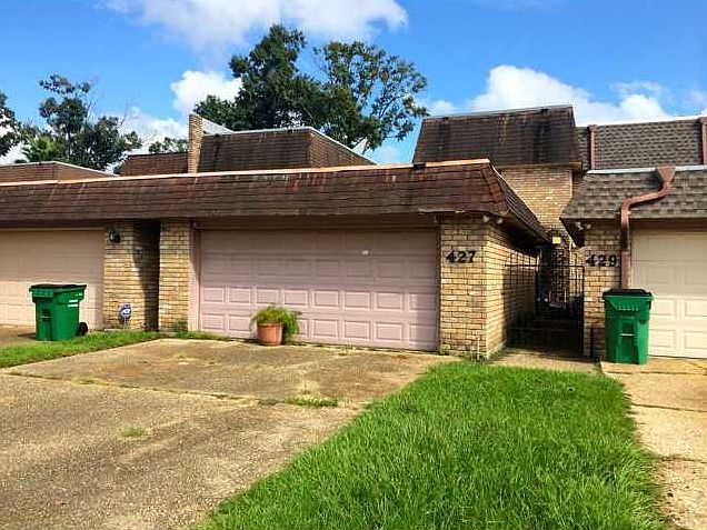 1st image of 427 Fairway Dr