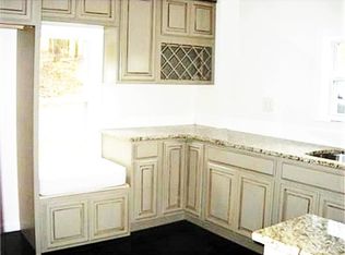 155 Kibbe Rd, East Longmeadow, MA 01028