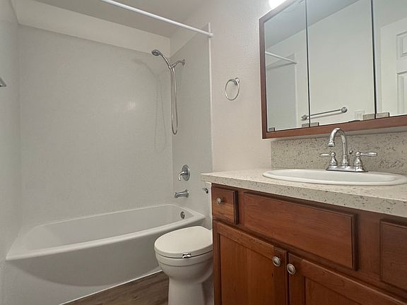 3rd image of 4721 Marconi Ave #400
