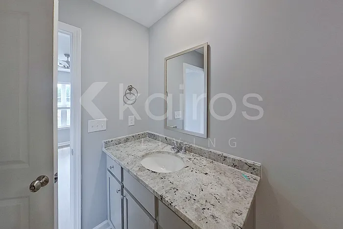 371 Angela St — Photo 14