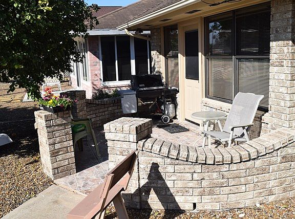 4th image of 215 Diana Dr