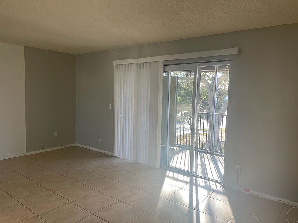 1st image of 7210 N Manhattan Ave APT 1321
