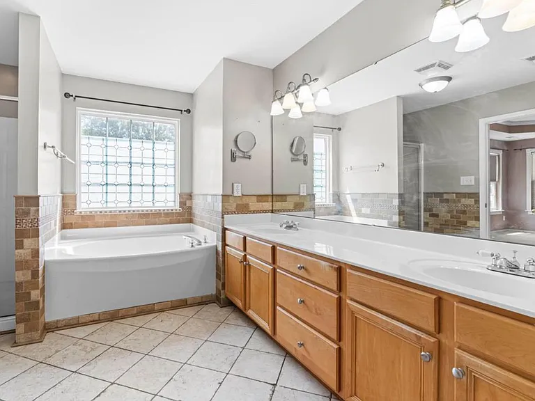 5435 Seaspray Ln — Photo 27