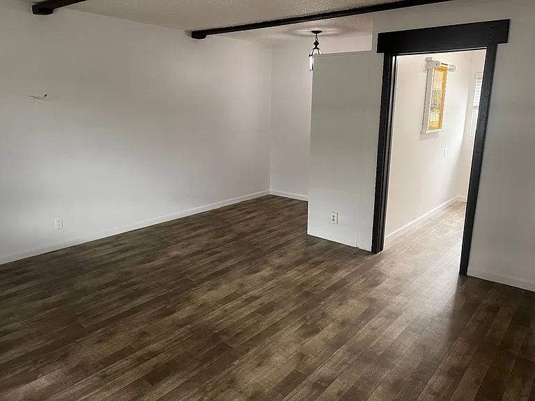 2613 W Olive Ave — Photo 8