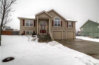 2nd image of 3804 Clayton Dr