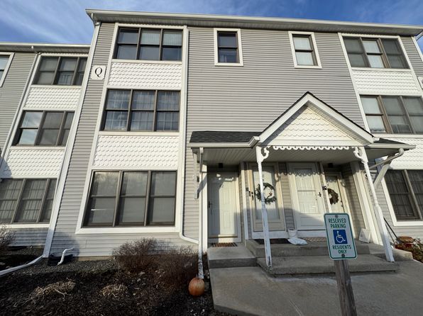 42 Burlington Ct #42