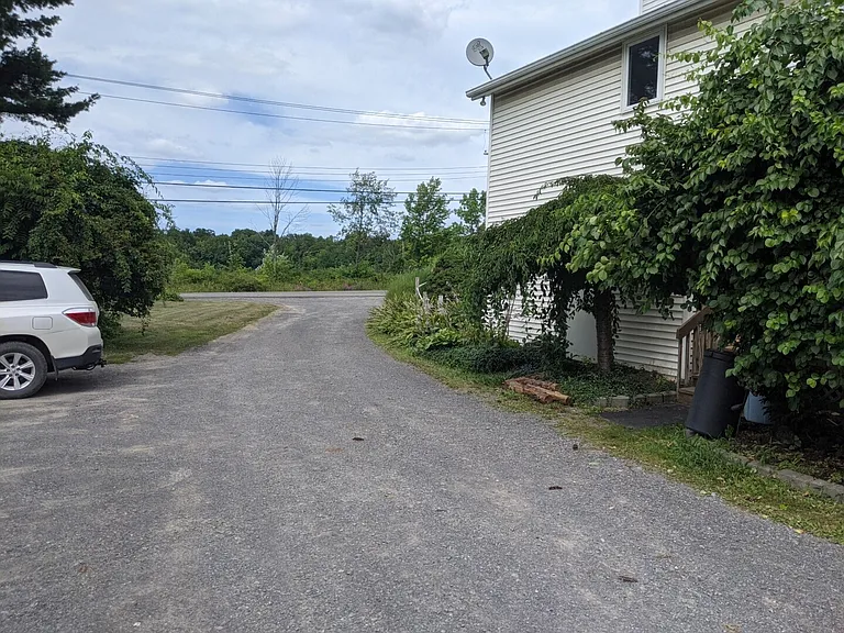 105 Auburn Rd #6 — Photo 43