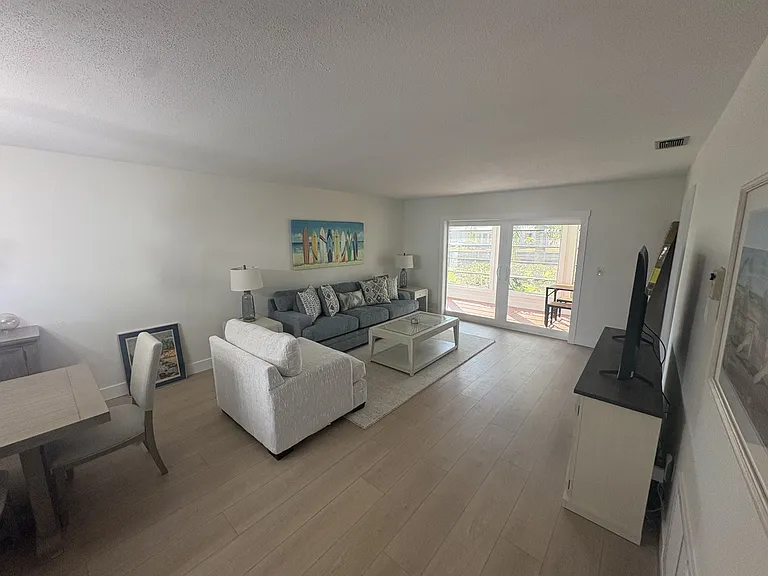 607 Fair Winds Dr #306 — Photo 3