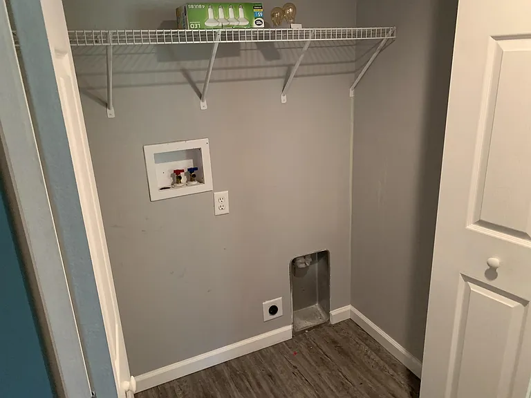 743 E Red Bud Rd #102 — Photo 6