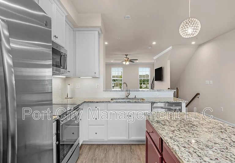 133 S Macon St — Photo 11