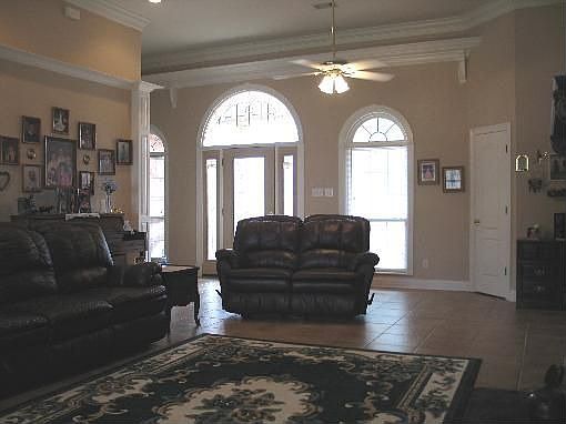 2nd image of 807 Pine Hill St