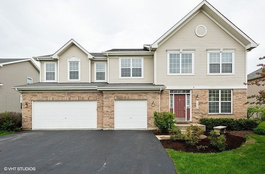 1st image of 1905 Blue Heron Cir