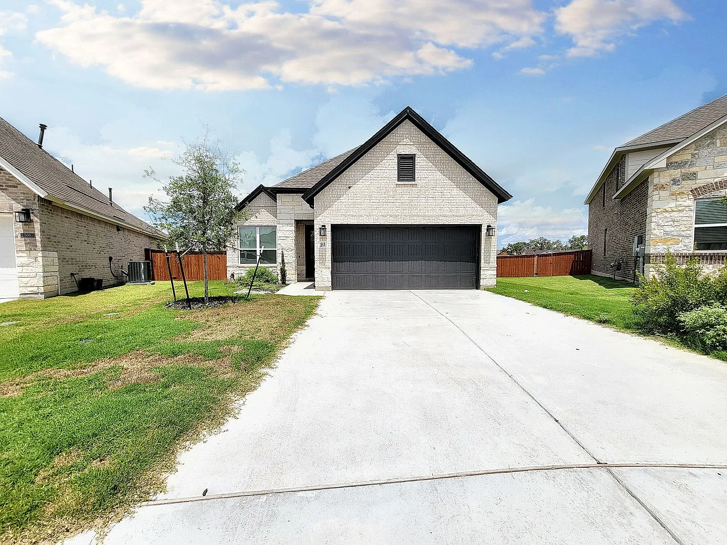Spacious 3BR, 2BA Home with 2-Car Garage in Georgetown! — Photo 4