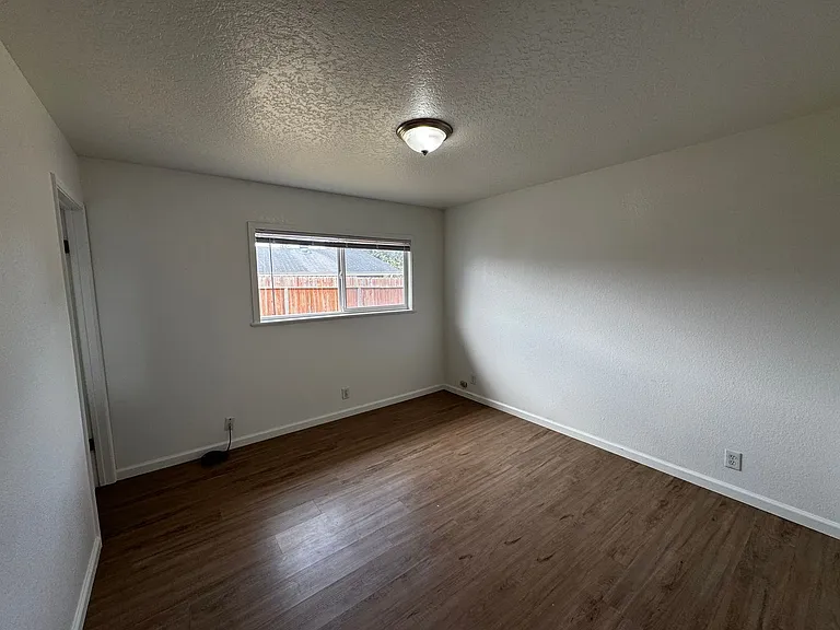 3525 Tracey Ct — Photo 15
