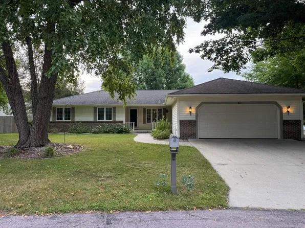 15 Caroletta Ct, Mankato, MN 56001