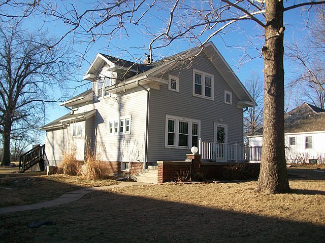 1st image of 105 Country Club Pl