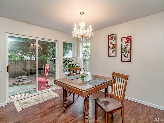 3rd image of 825 Pine Ave