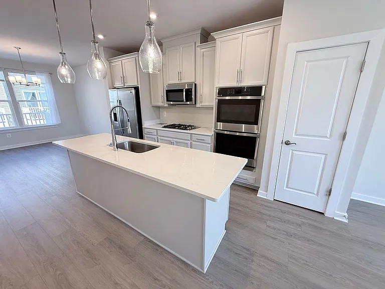 2505 Nicholson St — Photo 4
