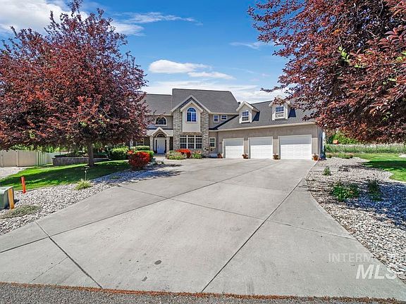 4th image of 3351 Longbow Dr
