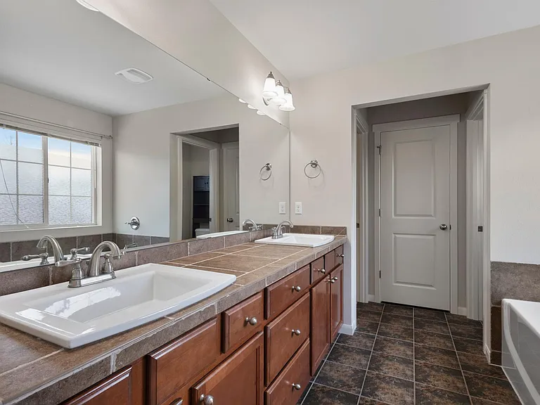 5463 Razor Peak Dr — Photo 15