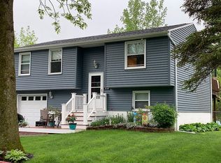 8352 Redwing Dr, Liverpool, NY 13090
