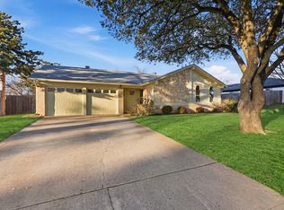 1105 Springdale Rd, Bedford, TX 76021