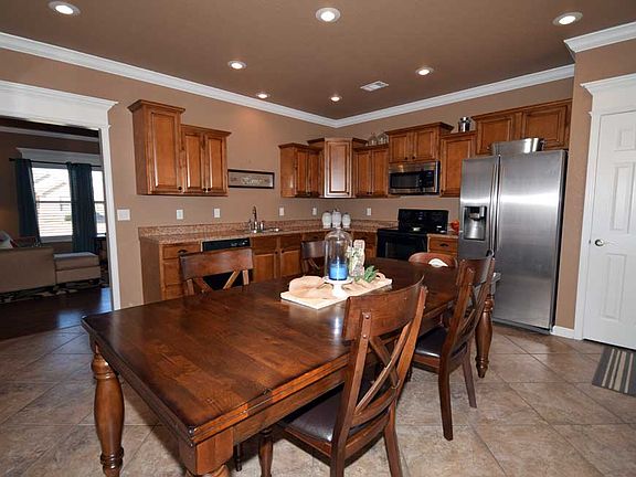 5th image of 512 Samuel Loyce Dr