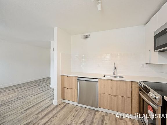 4th image of 2560 N Ogden St APT 9