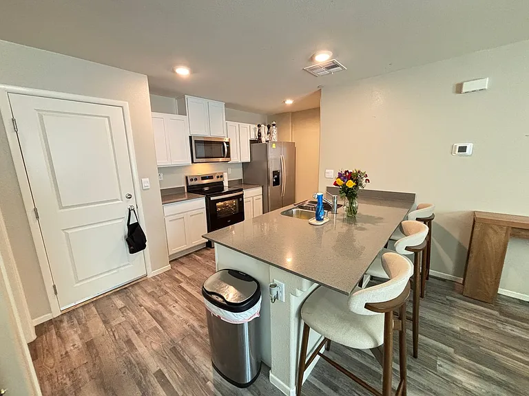 6173 Hibuscus Garden St — Photo 5
