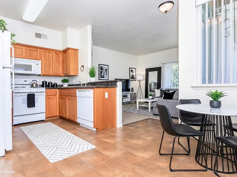 Palo Alto Place — Photo 1