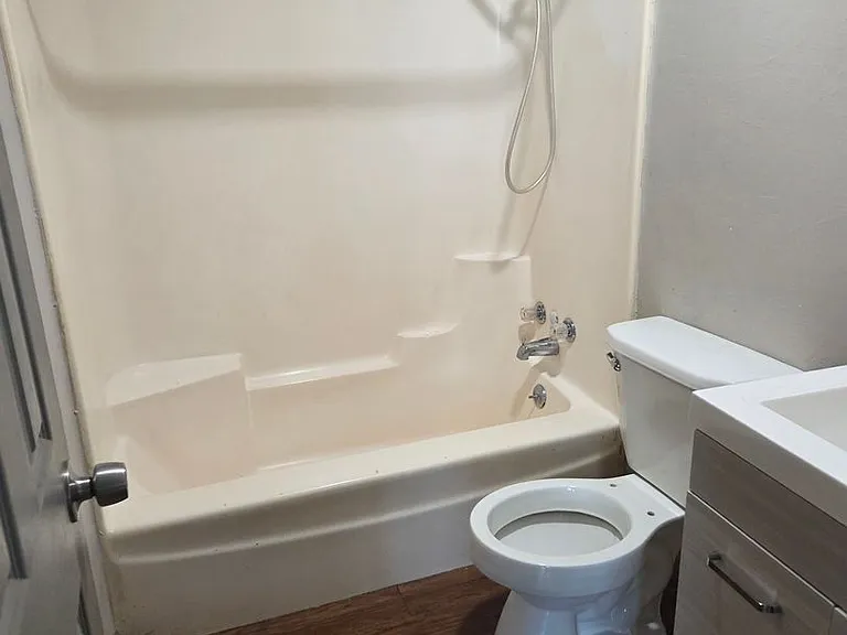 817 Hairston Graneronett Main St — Photo 5