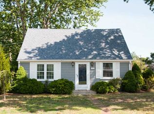 35 Apollo St, Warwick, RI 02888