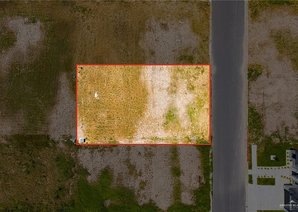 2nd image of 2901 Arboledas Dr