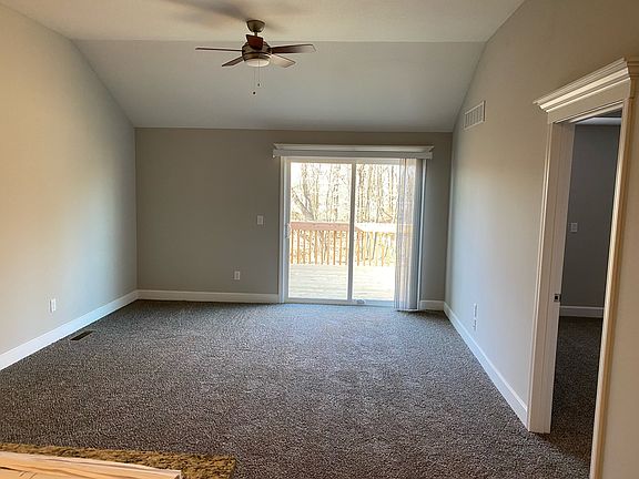 3rd image of 9204 N Gower Ave