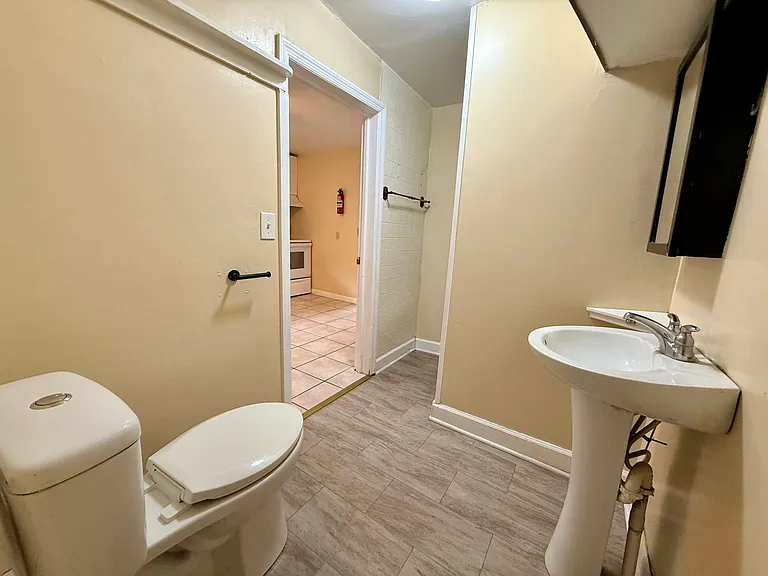 560 N Pine St #3 — Photo 13