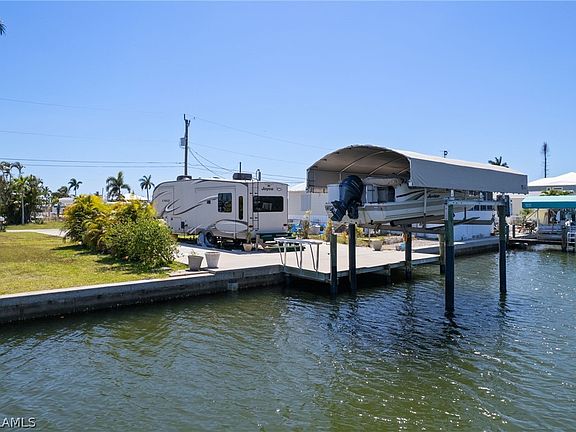 3rd image of 3876 Royal Palm Dr