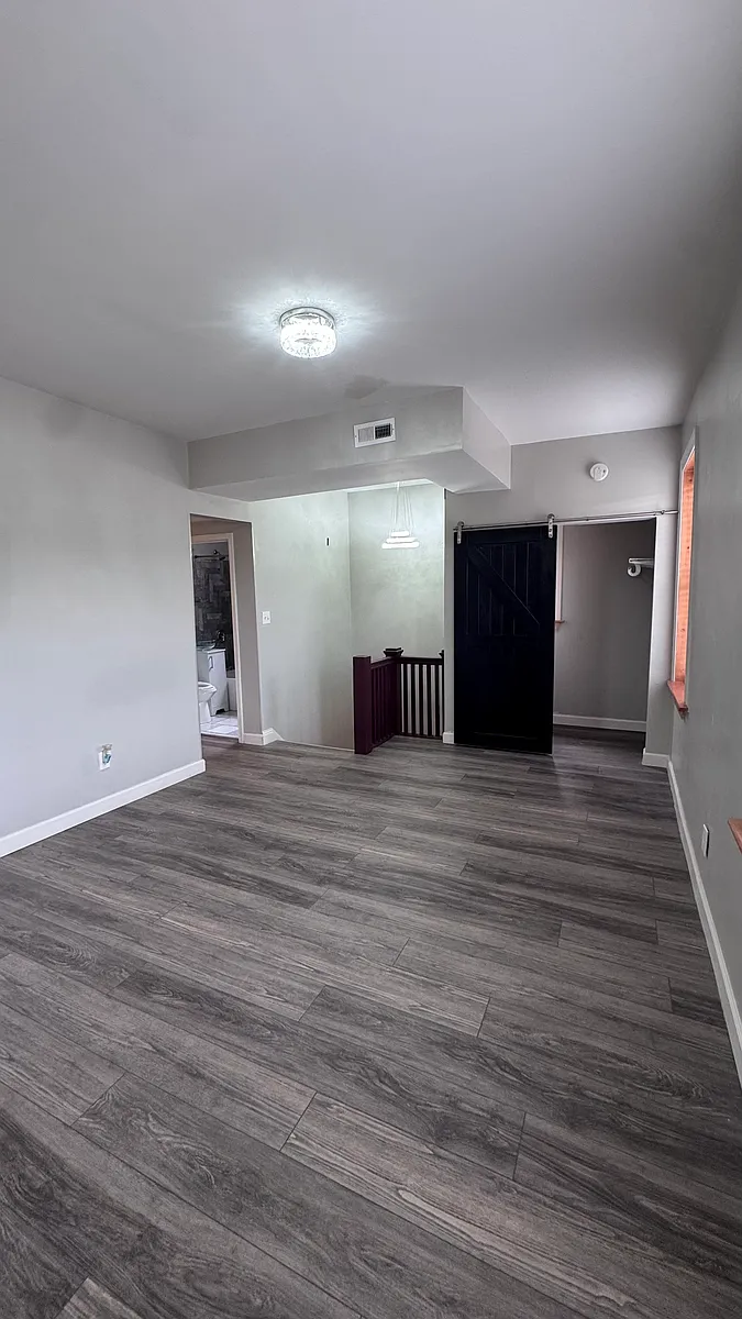 Building Photo - 1176 Hodiamont Ave #2F