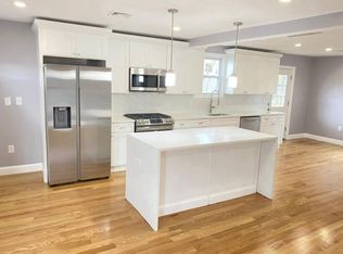 6 Charter St APT 2, Danvers, MA 01923