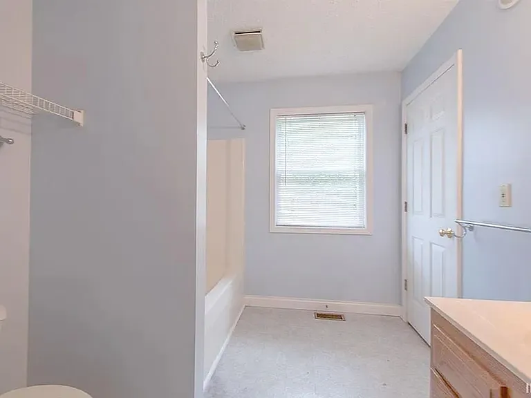 520 S Eagleson Ave — Photo 10
