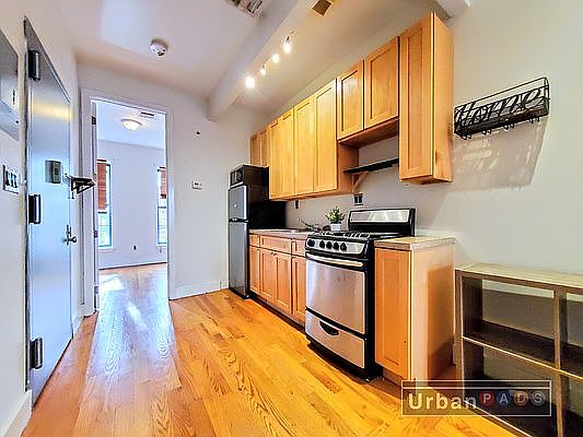 3rd image of 885 Saint Johns Pl #10E