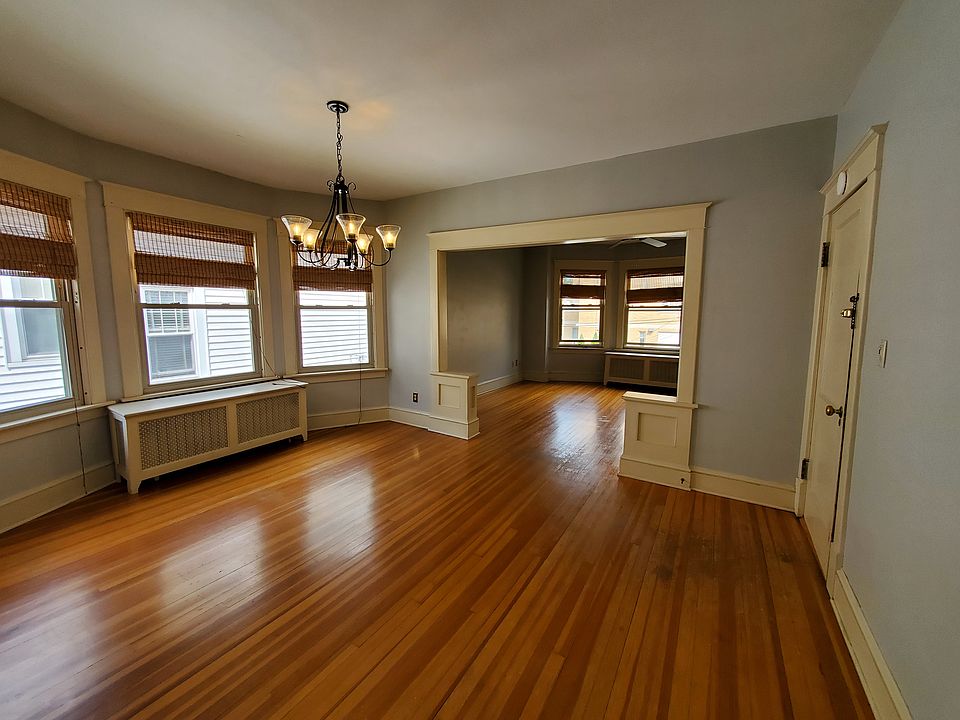 1st image of 5 Parkwood St #2