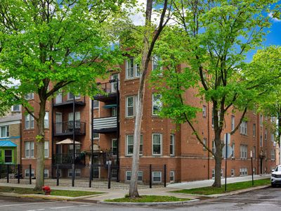 6254 N Richmond St #1, Chicago, IL, 60659