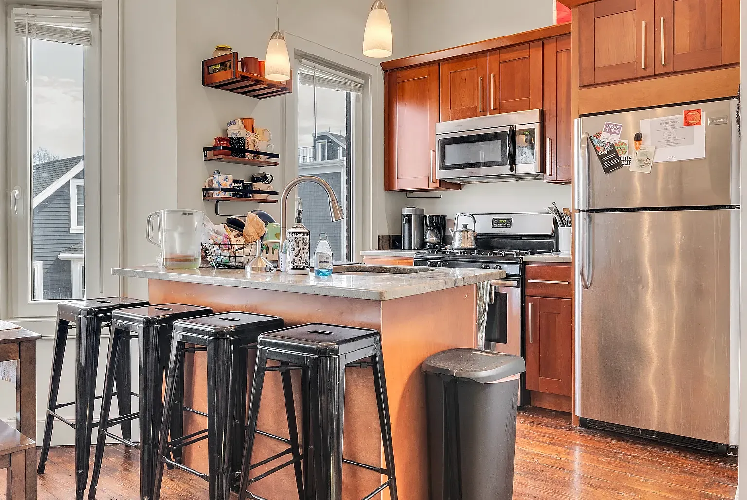 3 bed, 2.0 bath, $3,200 — Photo 1