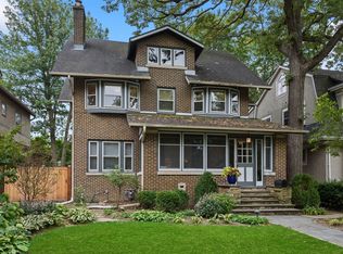 711 Laurel Ave, Wilmette, IL 60091