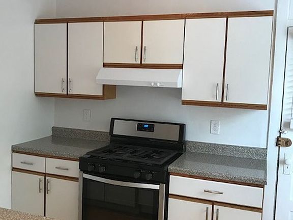 2nd image of 4501 N Greenview Ave APT 1W