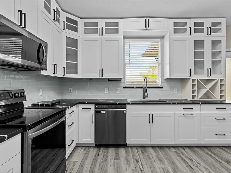 303 Quail Hollow Dr — Photo 4