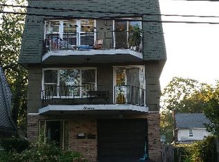 11 Spruce St, Great Neck, NY 11021