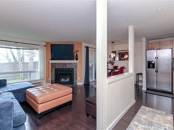 4th image of 23918 12th Pl S APT 107