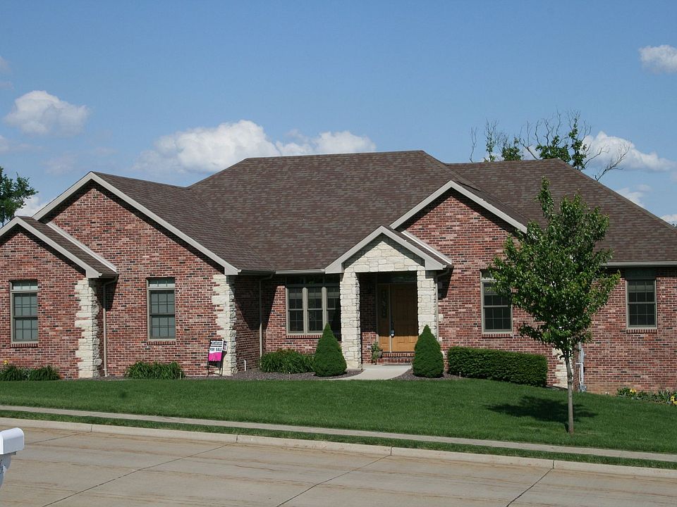 1st image of 215 Settlers Ridge Dr