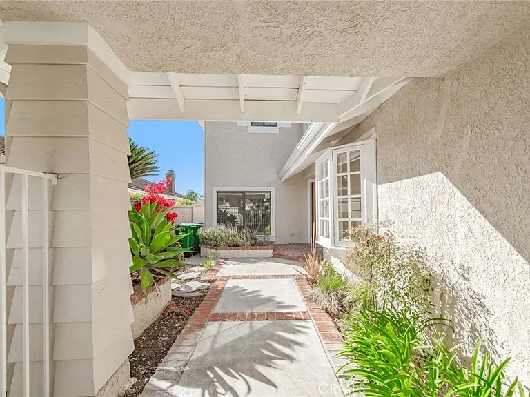 76 Fairlake #23 — Photo 3